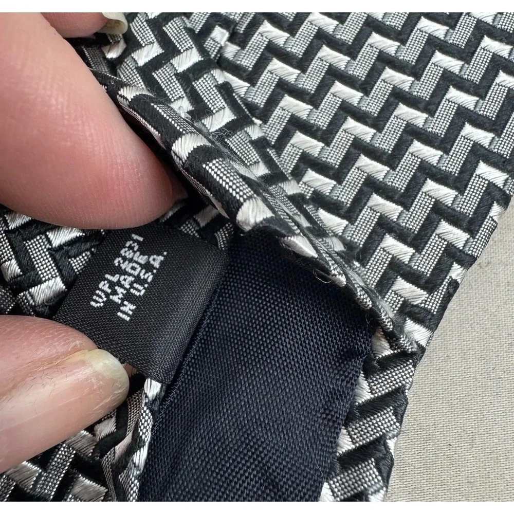 Bugatti Necktie Men‎ OS Black Silver Chevron Zigzag Woven 100% Silk Made in USA